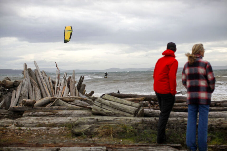 ferries-cancelled,-thousands-without-power-in-bc-on-wet-and-wild-christmas-day