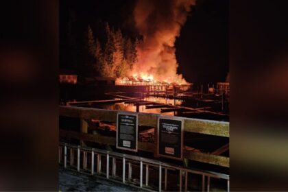 ‘devastating-loss’:-fire-engulfs-telegraph-cove-boardwalk-on-vancouver-island
