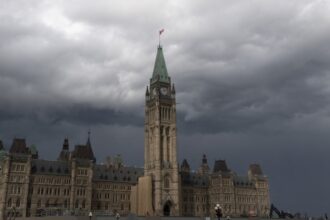 former-top-civil-servant-asks-who-is-‘looking-out-for-canada’s-interests’-amid-turmoil-in-ottawa