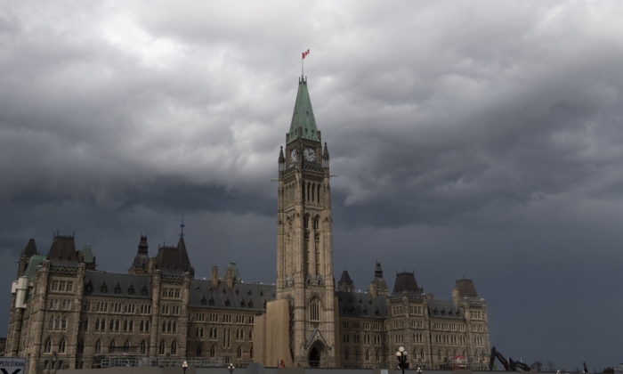 former-top-civil-servant-asks-who-is-‘looking-out-for-canada’s-interests’-amid-turmoil-in-ottawa