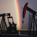 canadian-oil-stocks-climb-as-industry-absorbs-news-of-trudeau-resignation