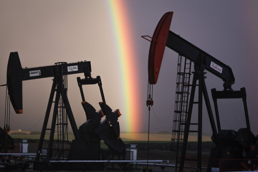 canadian-oil-stocks-climb-as-industry-absorbs-news-of-trudeau-resignation