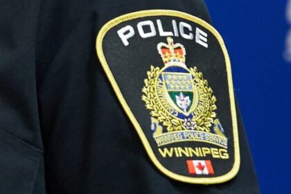 man-leaps-from-moving-car-to-evade-shoe-heist:-winnipeg-police