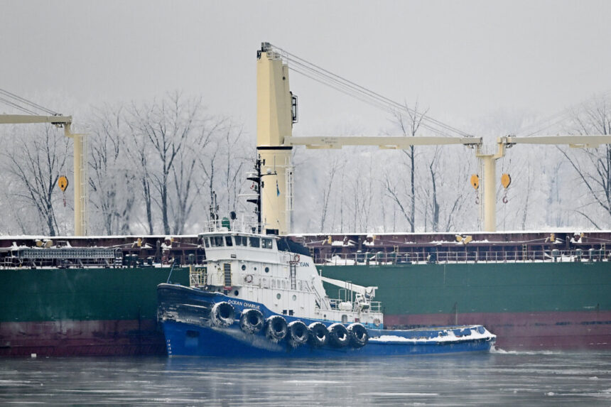 second-attempt-to-free-ship-stuck-in-st.-lawrence-river-could-take-place-wednesday