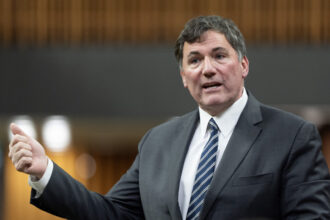 finance-minister-leblanc-says-he-won’t-run-for-liberal-leadership