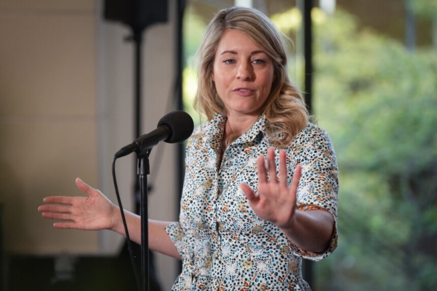 canada-not-ruling-out-cutting-off-energy-exports-in-response-to-us-tariff-threat,-joly-says