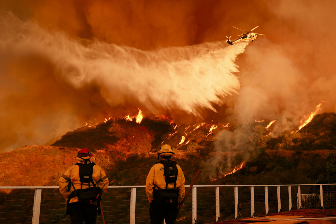 canada-sending-60-firefighters-to-help-quell-california’s-wildfires