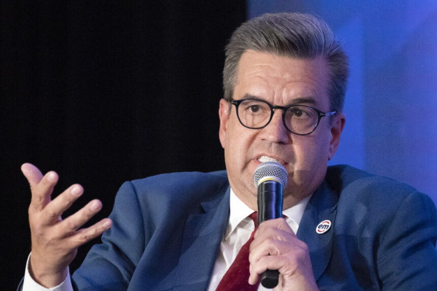 former-montreal-mayor-denis-coderre-applies-to-enter-quebec-liberal-leadership-race