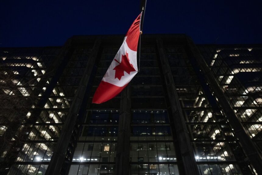 trump’s-tariff-threat-weighing-on-canadian-businesses:-boc-survey