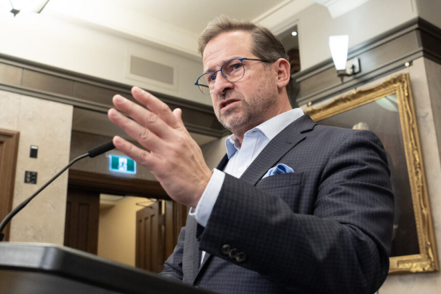 cutting-energy-to-us-in-response-to-trump-tariffs-is-‘absurd,’-says-bloc-leader