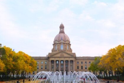 alberta-introduces-workplace-guidelines-for-mental-health,-addiction-support