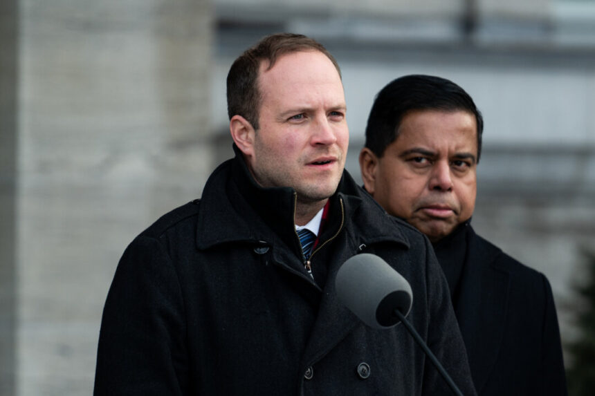 ottawa-signs-deals-to-house-homeless-in-11-municipalities-in-ontario,-saskatchewan