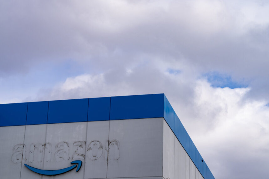 amazon-starts-closing-quebec-warehouses-as-union-president-calls-for-boycott