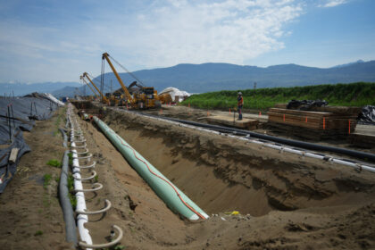 two-thirds-of-canadians-support-energy-east-pipeline:-poll