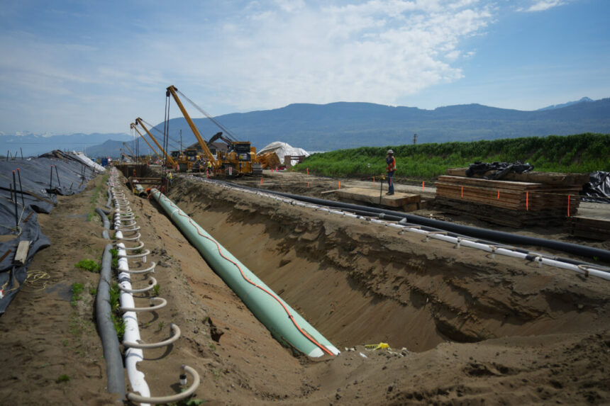 two-thirds-of-canadians-support-energy-east-pipeline:-poll