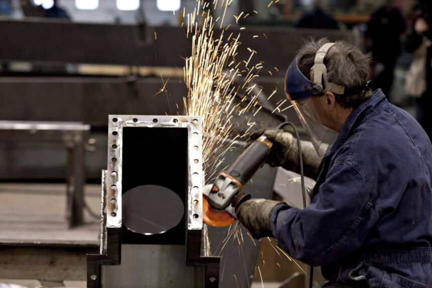 even-those-with-multiple-jobs-living-paycheque-to-paycheque:-adp-survey
