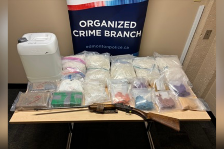 edmonton-police-dismantle-fentanyl-operation,-seize-$450,000-worth-of-drugs