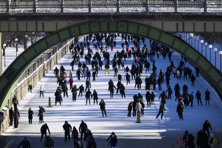 ottawa-a-‘winter-wonderland’-with-winterlude-and-a-fully-open-canal