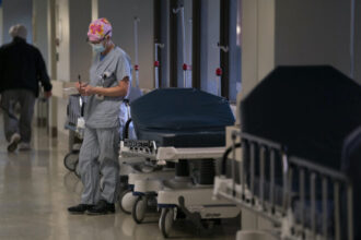 canada-short-nearly-69,000-health-care-workers:-federal-report