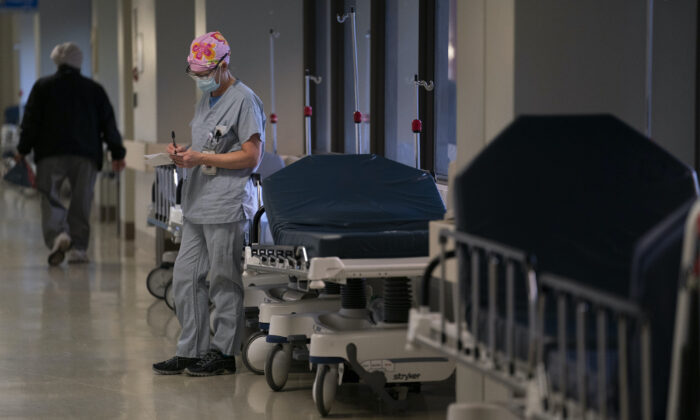 canada-short-nearly-69,000-health-care-workers:-federal-report