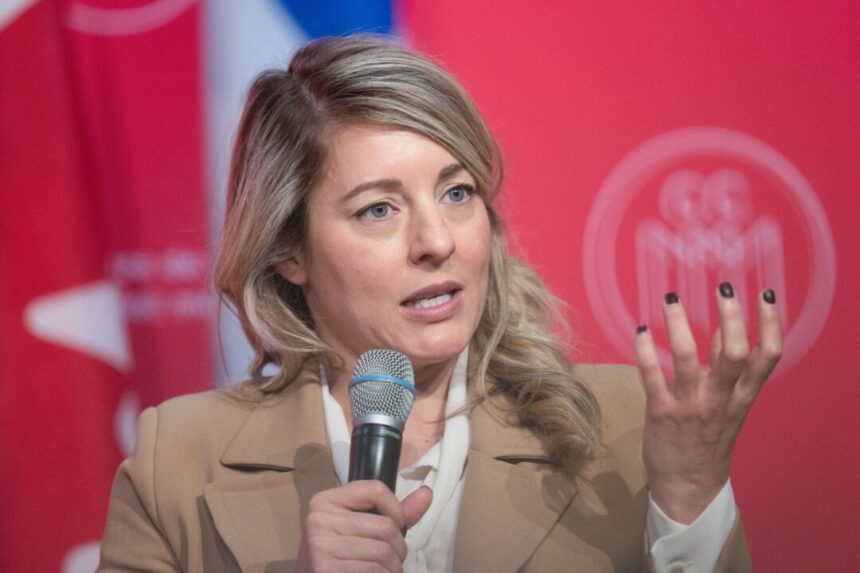 joly-says-canadians-interested-in-‘being-involved’-in-ukraine’s-security-after-war