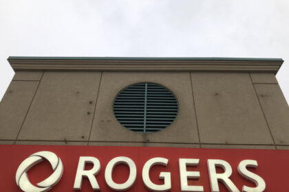 rogers-cutting-‘small-percentage’-of-customer-service-employees