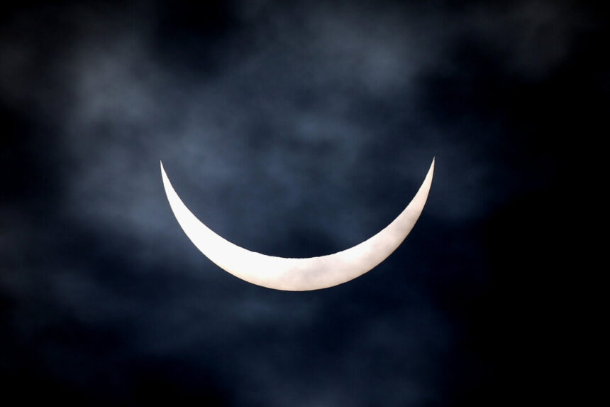 march-partial-solar-eclipse-will-cast-shadow-over-north-america,-the-arctic—what-to-know