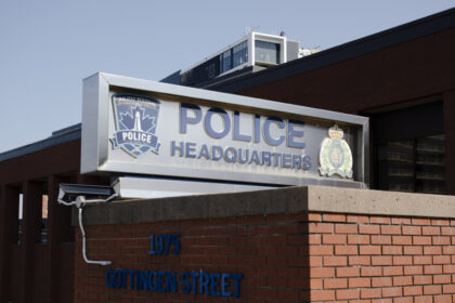 6-year-old-stabbed-in-downtown-halifax;-19-year-old-woman-arrested