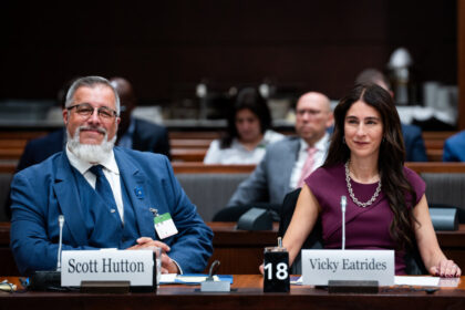 media,-telecom-firms-ask-crtc-to-ease-up-on-regulation-as-they-compete-with-streaming