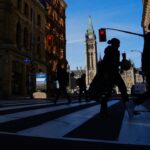 many-public-servants-in-biggest-departments-breaking-remote-work-rules