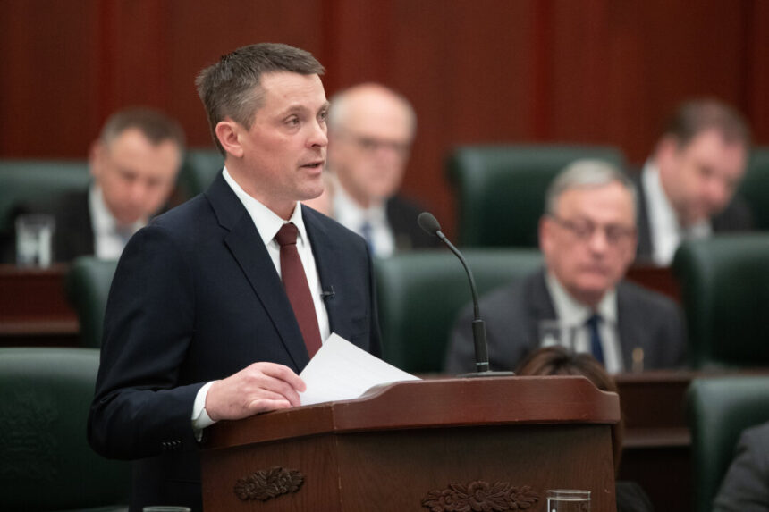 alberta-2025-budget-projects-$52-billion-deficit,-delivers-$1.2-billion-tax-cut