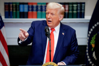 trump-says-‘no-room-left’-for-canada,-mexico-to-avoid-25-percent-tariffs-coming-march-4