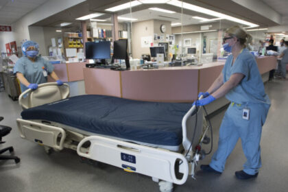 half-of-canadians-interested-in-private-health-insurance-in-parallel-to-public-system:-poll