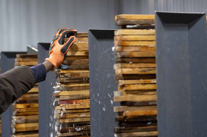 minimal-job-gains-in-february-as-unemployment-rate-holds-at-6.6%:-statcan