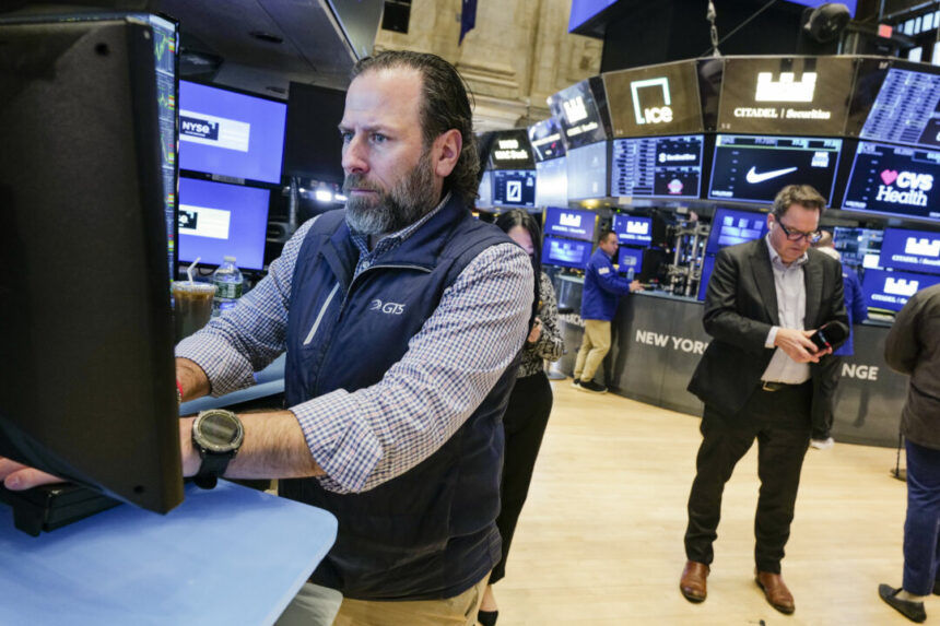 us-stocks-extend-selloff-as-trump-raises-tariffs-on-canada-metals
