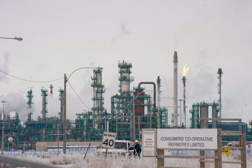 explosion-rattles-regina-refinery,-injuring-two-workers