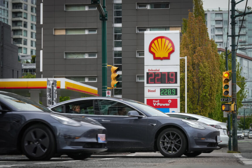 ottawa-suspends-tesla-rebates,-excludes-firm-from-future-support-in-response-to-us-tariffs