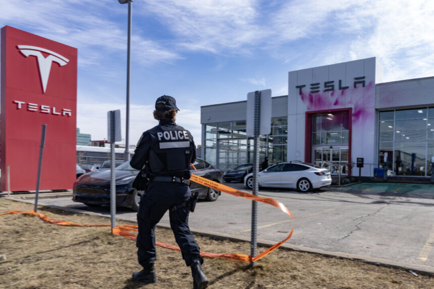 vancouver-police-deploying-big-presence-to-‘maintain-order’-at-anti-tesla-protests