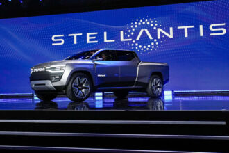 stellantis-pausing-production-at-canada,-mexico-plants;-900-us-workers-temporarily-laid-off