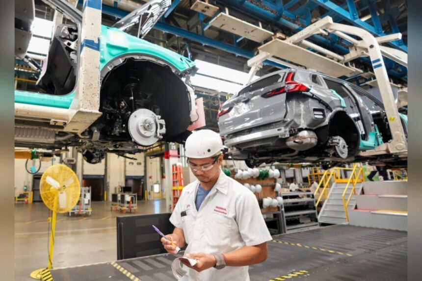 honda-considering-canadian-production-move-to-us-in-response-to-tariffs:-report