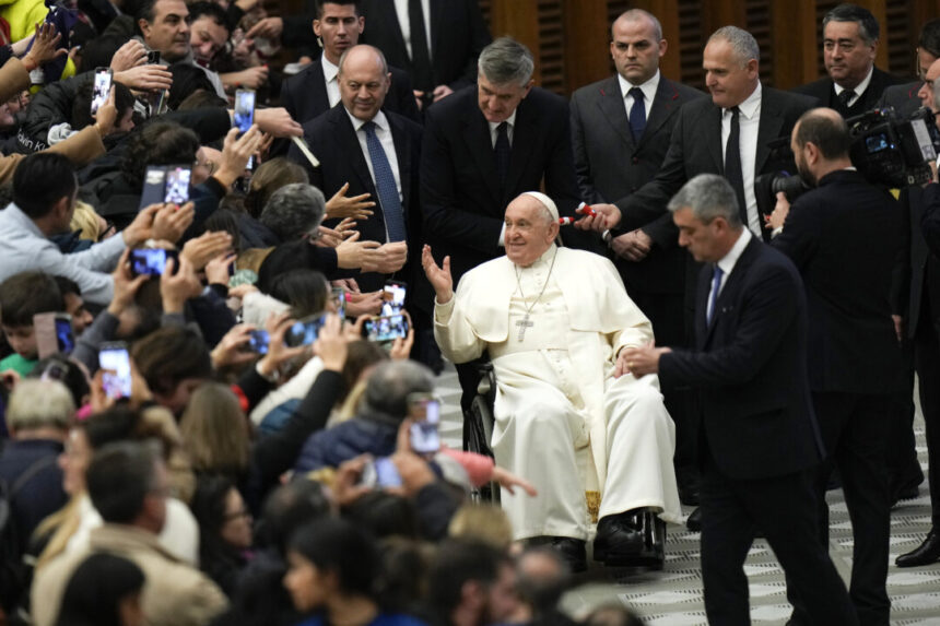john-robson:-why-are-so-many-non-catholics-fascinated-with-the-catholic-church?
