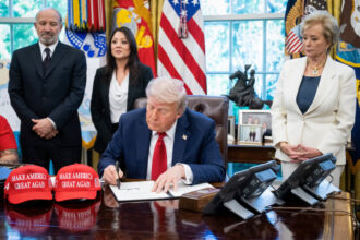 trump-tells-canadians-‘good-luck’-on-election-day,-renews-’51st-state’-call