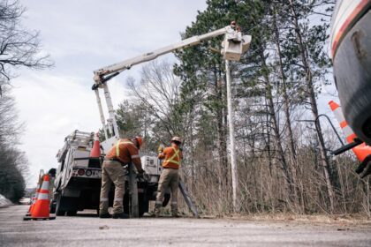 more-than-100,000-without-power-after-severe-storms-in-ontario-and-quebec