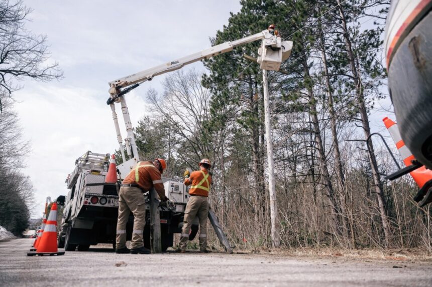 more-than-100,000-without-power-after-severe-storms-in-ontario-and-quebec