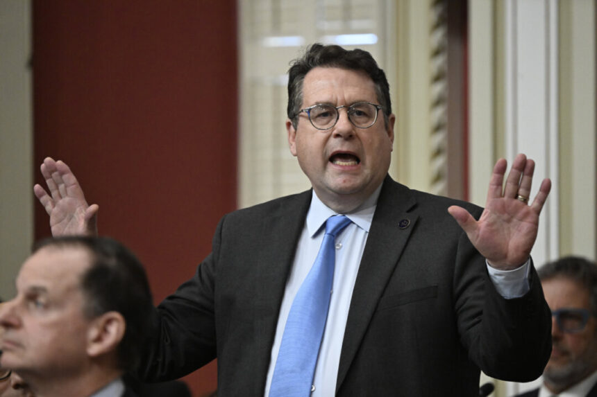 quebec-to-ban-cellphones-in-elementary-and-high-schools-during-entire-school-day