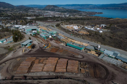 bc-premier-says-softwood-lumber-accord-could-build-‘momentum’-for-us-trade-deals