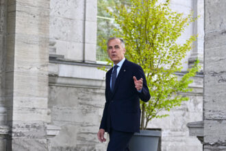 carney-keeps-core-senior-ministers-in-new-cabinet,-adds-many-new-faces