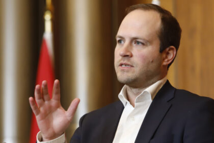 liberal-mp-erskine-smith-says-he-feels-‘disrespected’-after-being-dropped-from-carney’s-cabinet