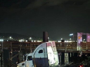 allegedly-stolen-semi-truck-rams-police-cars,-ends-up-in-river:-rcmp