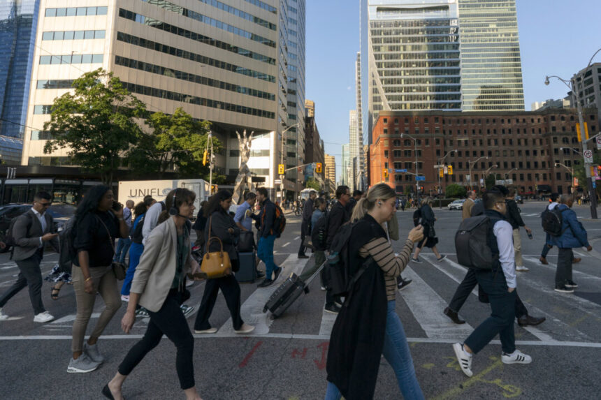 9-in-10-canadians-over-45-say-they-want-to-age-at-home:-survey